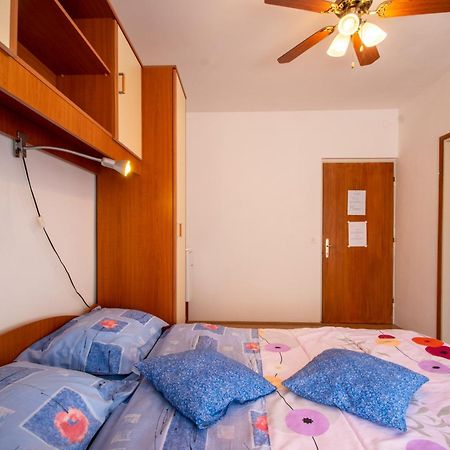 Apartments And Rooms With Parking Space มาลิสตอน ห้อง รูปภาพ