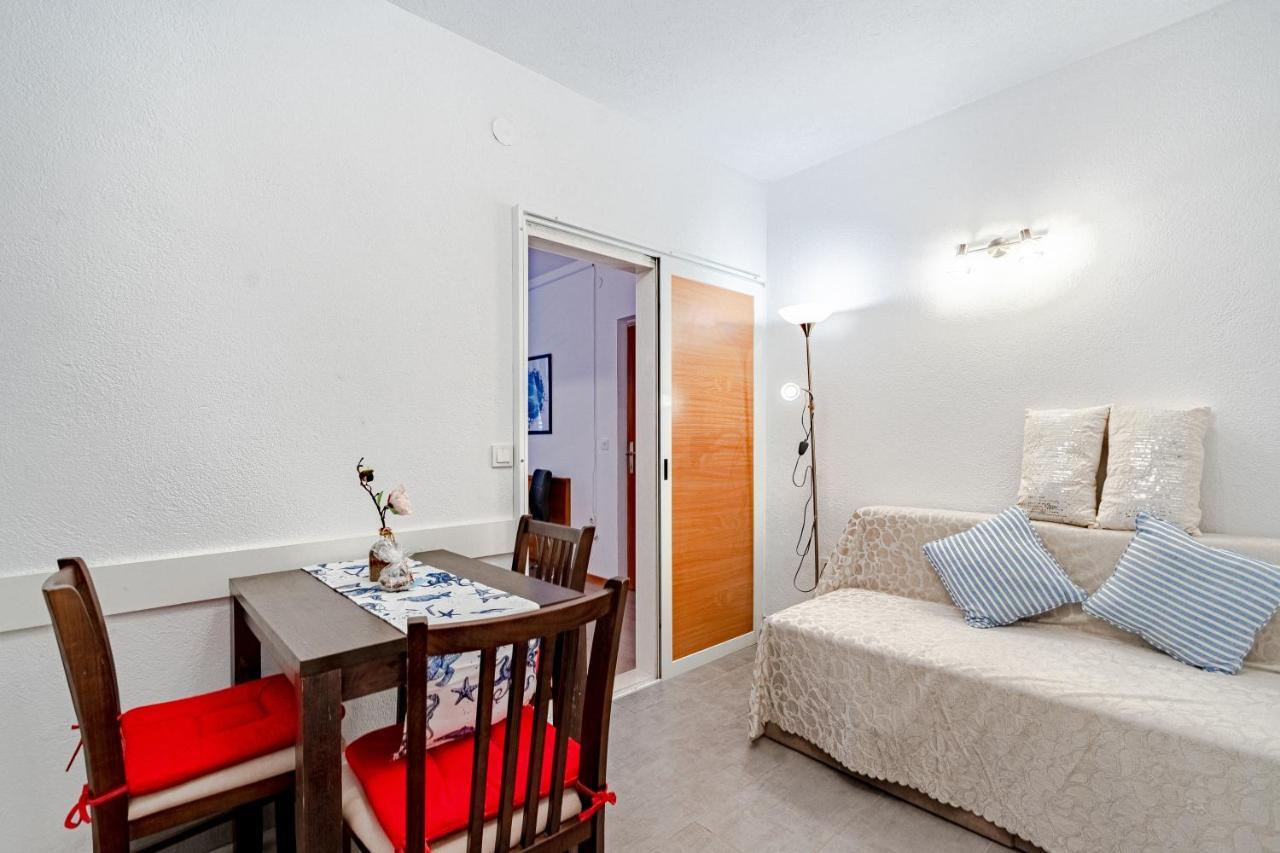 Apartments And Rooms With Parking Space มาลิสตอน ภายนอก รูปภาพ