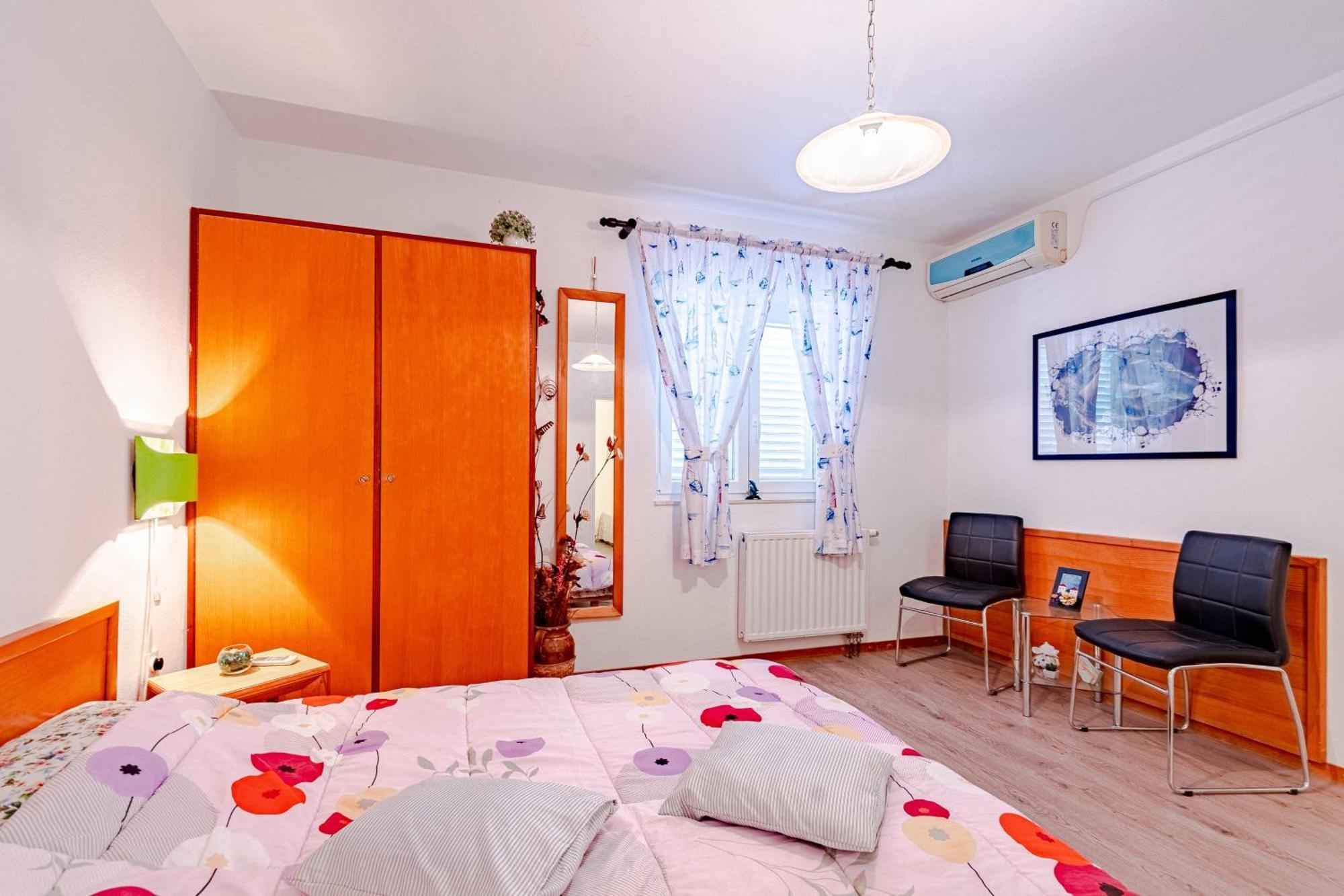Apartments And Rooms With Parking Space มาลิสตอน ห้อง รูปภาพ